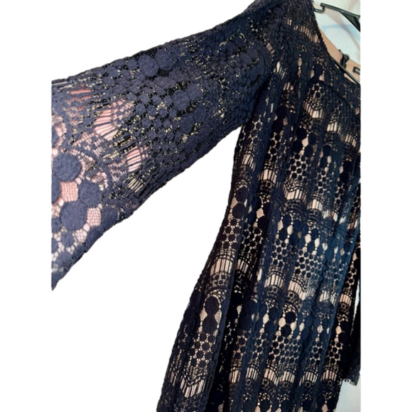 Women’s White House Black Market Black Lace Overlay Dress Size 16 - Picture 3 of 3